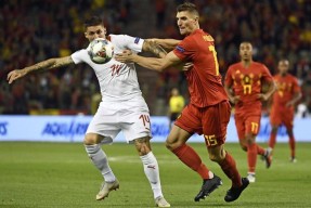 开云体育app-卡瓦尼入球帮助球队继续保持领先优势()